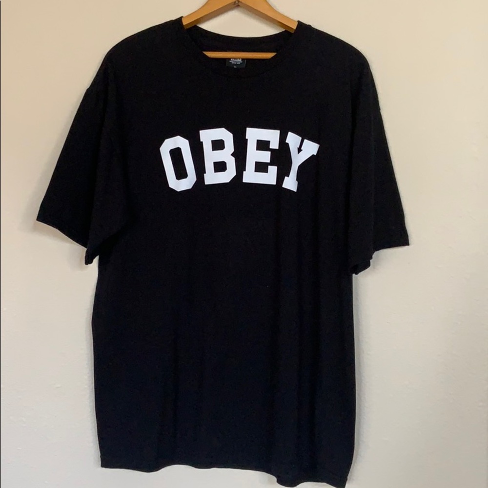 OBEY T-shirt
